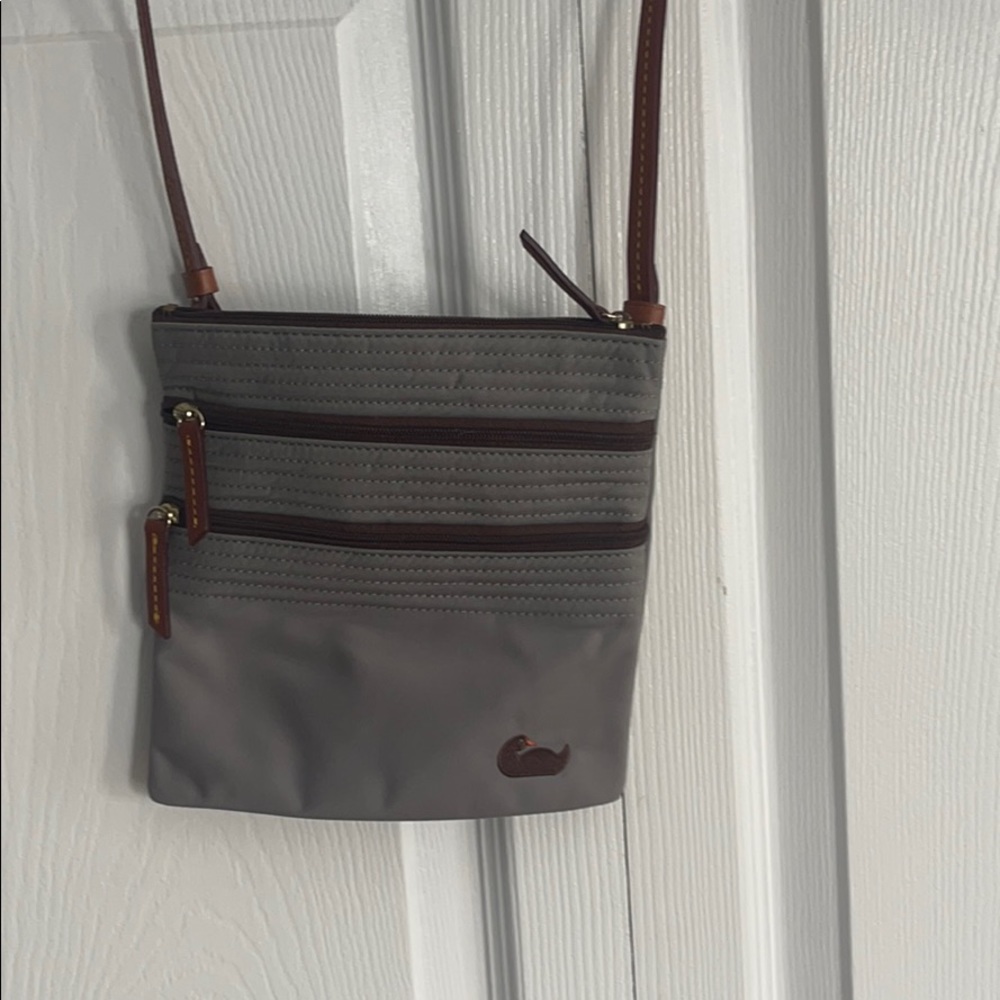 EUC Dooney and Bourke crossbody